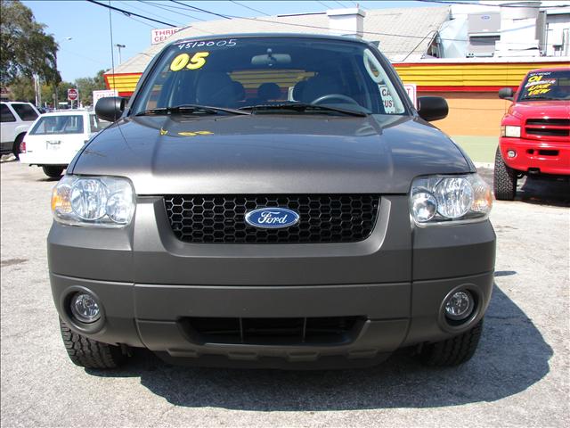 2005 Ford Escape ESi