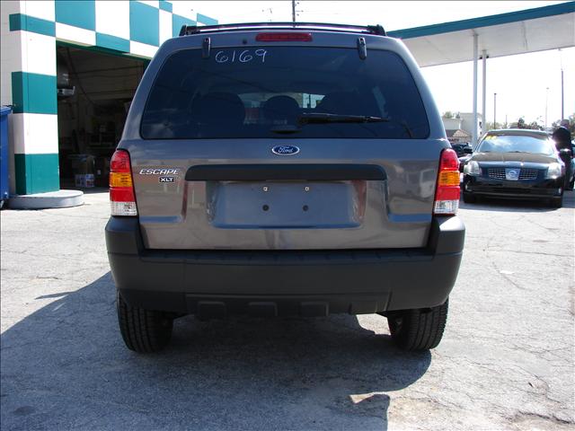 2005 Ford Escape ESi