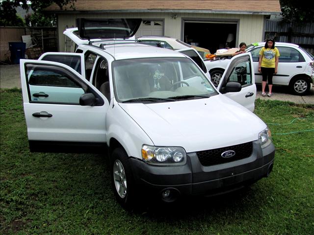 2005 Ford Escape ESi