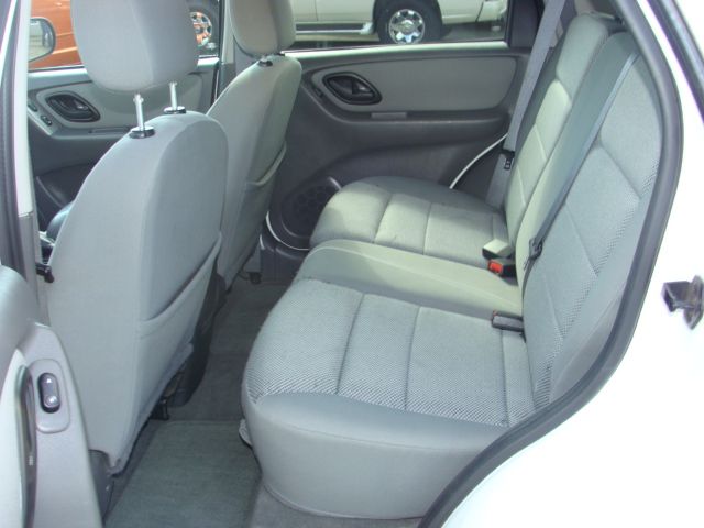 2005 Ford Escape 15