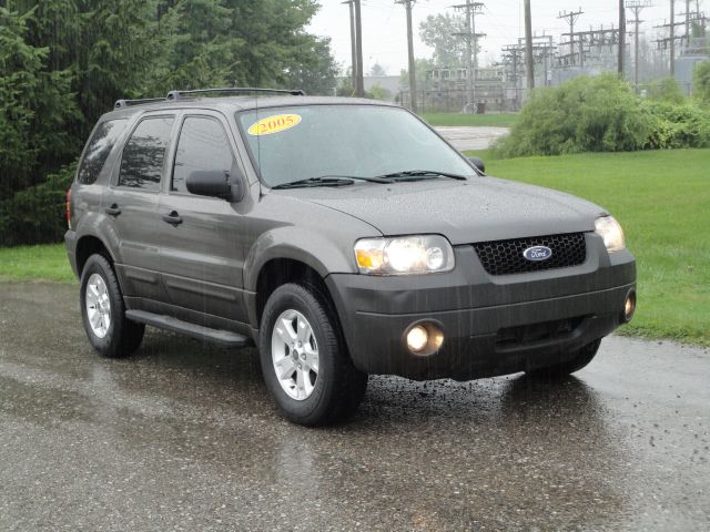 2005 Ford Escape SL 4x4 Regular Cab