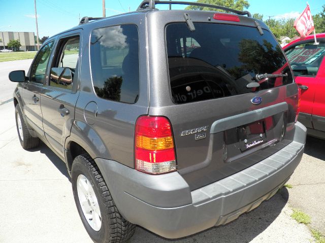 2005 Ford Escape 15