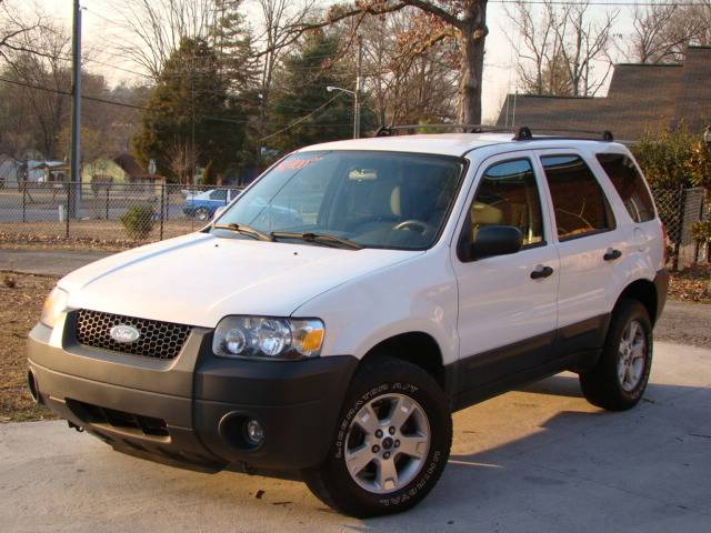 2005 Ford Escape ESi