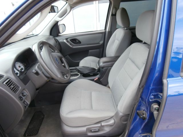 2005 Ford Escape 15