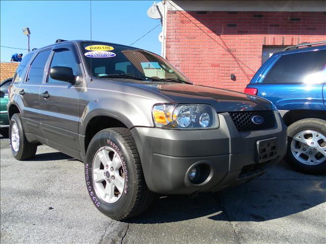 2005 Ford Escape ESi