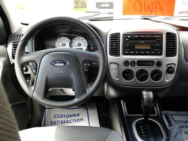 2005 Ford Escape SL 4x4 Regular Cab