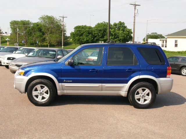 2006 Ford Escape Ram 3500 Diesel 2-WD