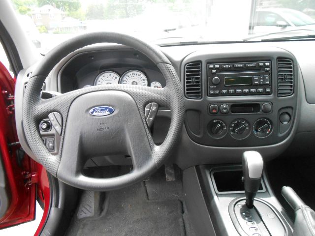 2006 Ford Escape Reg Cab 159.5 WB C5B