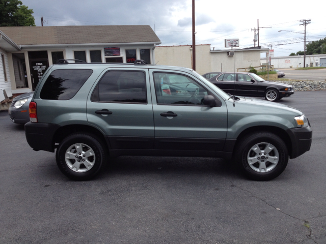 2006 Ford Escape 4dr Sdn 2.4L FWD