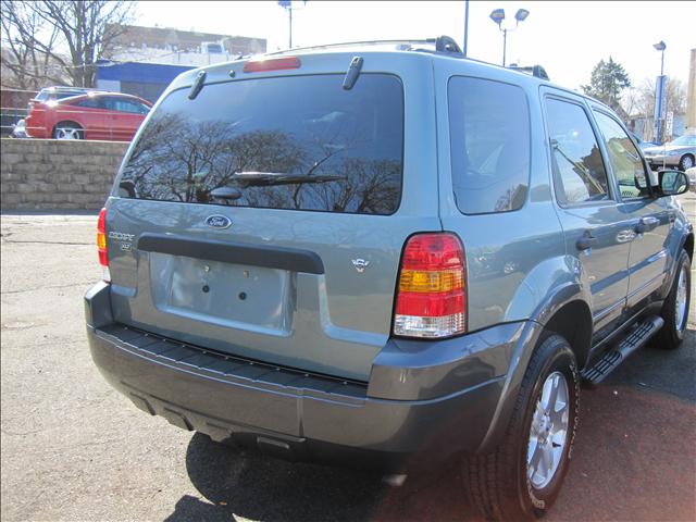 2006 Ford Escape ESi