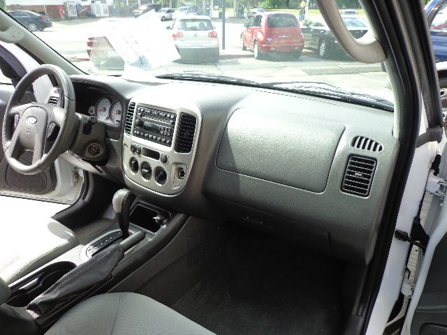 2006 Ford Escape ESi