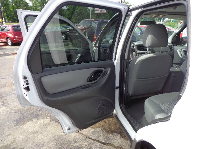 2006 Ford Escape ESi