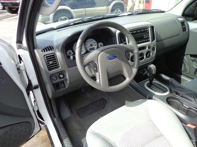 2006 Ford Escape ESi