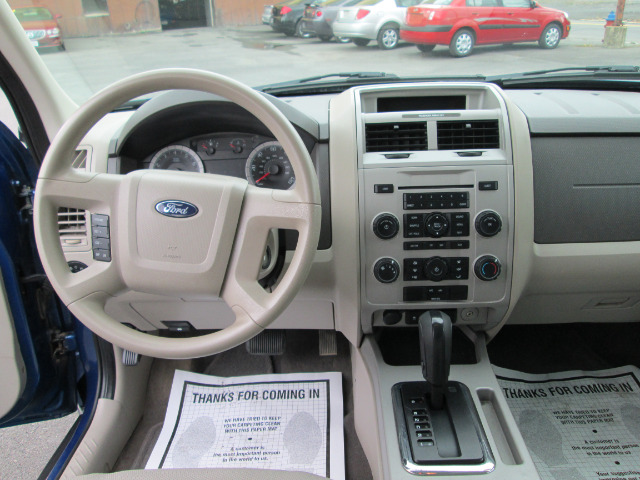 2008 Ford Escape 2dr Roadster Limited