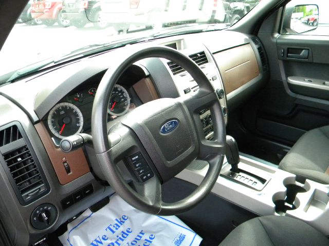 2008 Ford Escape 2dr Roadster Limited