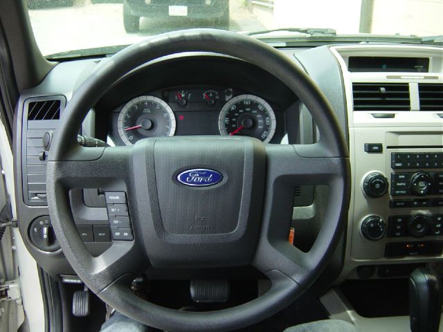 2008 Ford Escape 2dr Roadster Limited