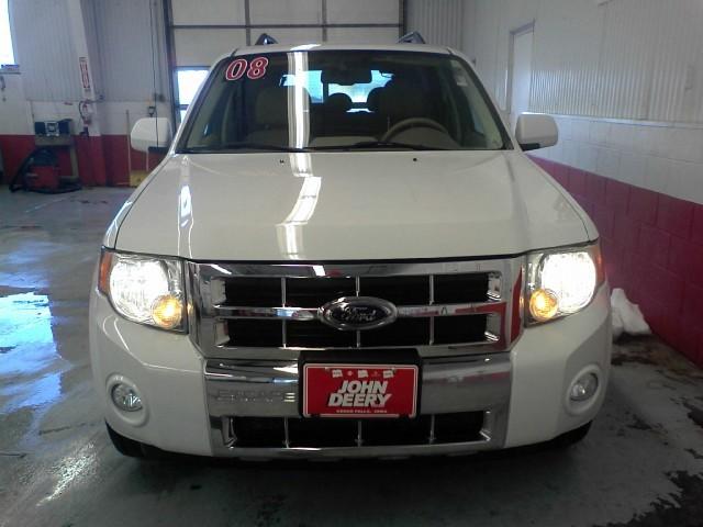 2008 Ford Escape Yaris Sedan