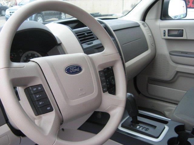 2009 Ford Escape XLS