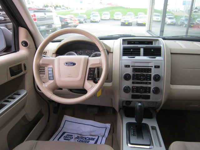 2009 Ford Escape 2dr Roadster Limited