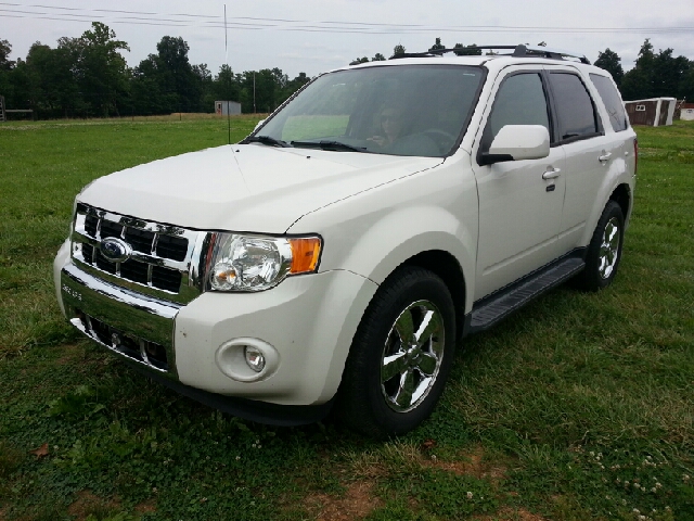 2009 Ford Escape 3rd Row/ Leather