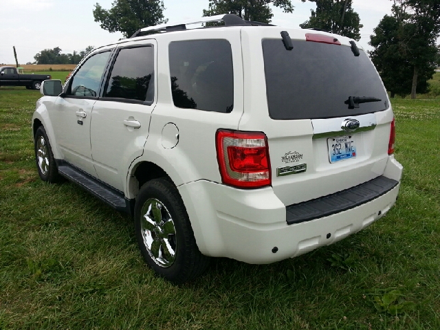 2009 Ford Escape 3rd Row/ Leather