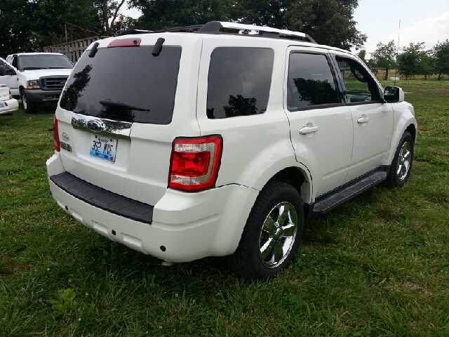 2009 Ford Escape 3rd Row/ Leather