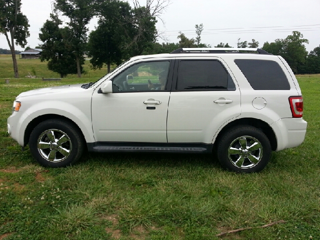 2009 Ford Escape 3rd Row/ Leather