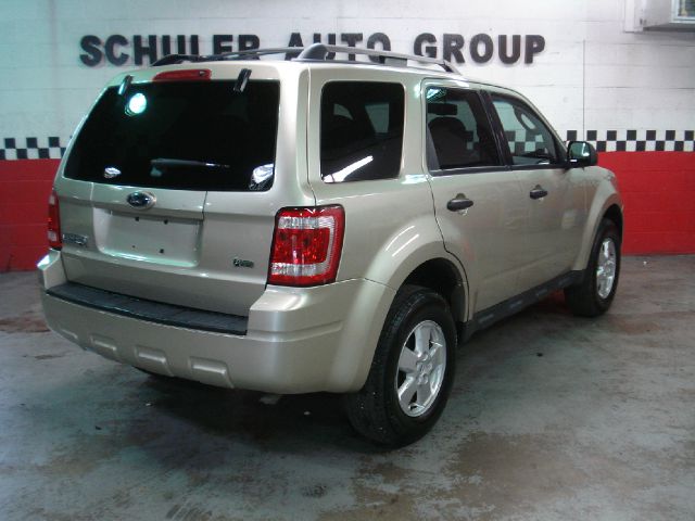 2010 Ford Escape 31 FOOT