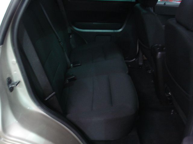 2010 Ford Escape 31 FOOT