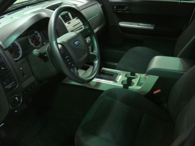 2010 Ford Escape 31 FOOT