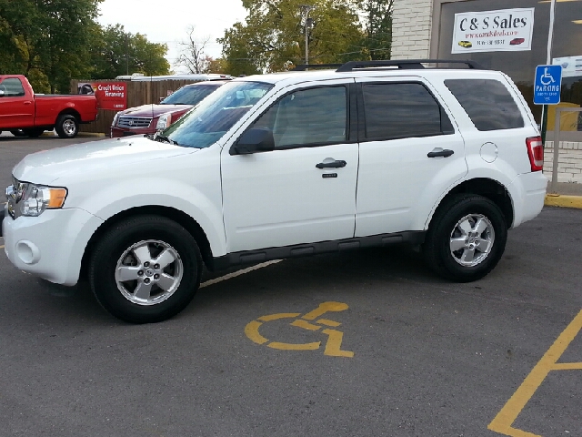 2010 Ford Escape 31 FOOT