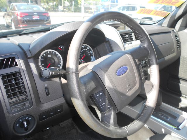 2010 Ford Escape 31 FOOT