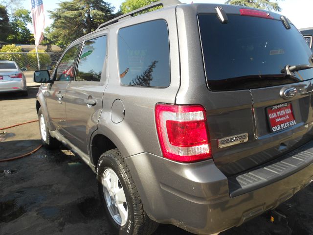 2010 Ford Escape 31 FOOT