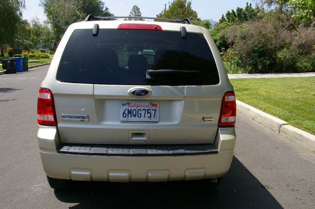 2010 Ford Escape 31 FOOT