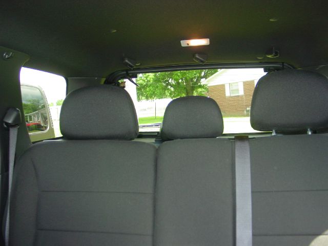 2010 Ford Escape 31 FOOT