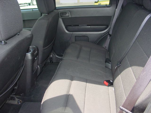 2010 Ford Escape 31 FOOT