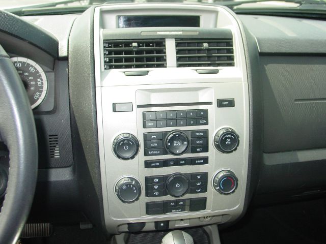 2010 Ford Escape 31 FOOT