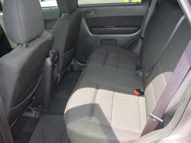 2010 Ford Escape 31 FOOT