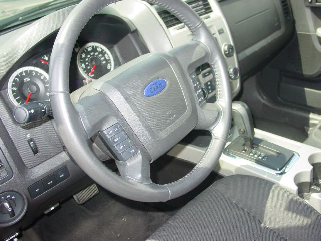 2010 Ford Escape 31 FOOT