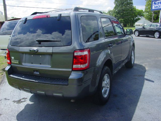 2010 Ford Escape 31 FOOT