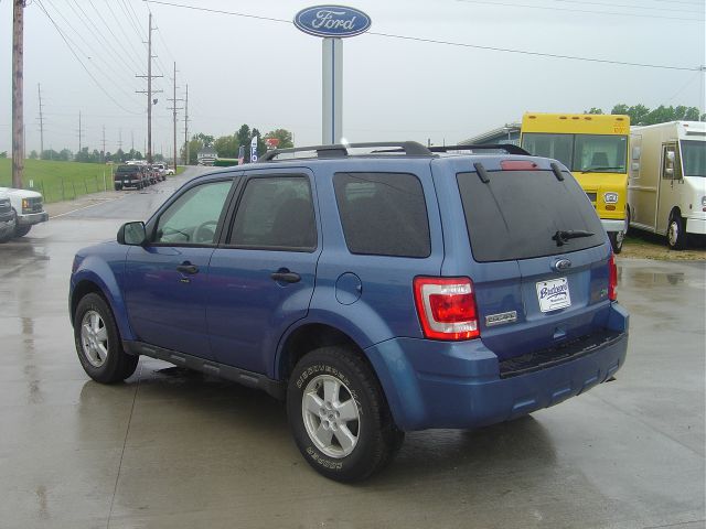 2010 Ford Escape 31 FOOT