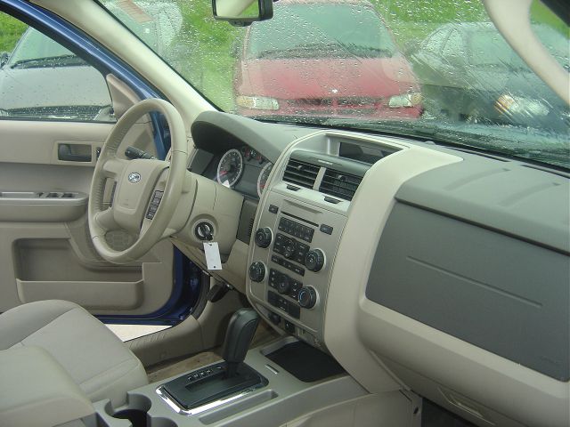 2010 Ford Escape 31 FOOT