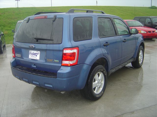 2010 Ford Escape 31 FOOT