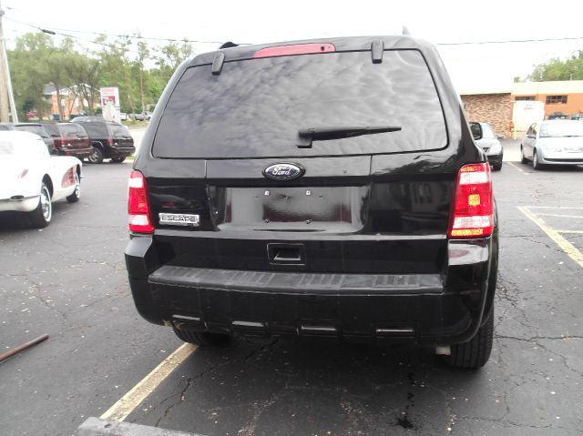 2010 Ford Escape 31 FOOT