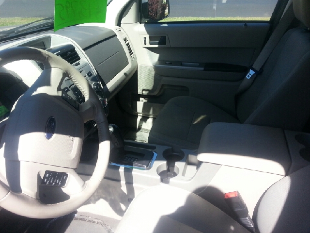 2010 Ford Escape 31 FOOT