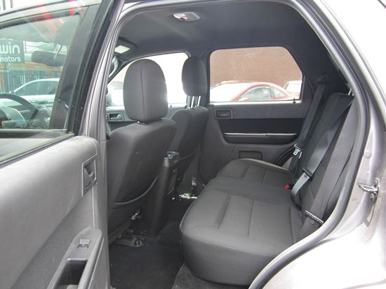 2010 Ford Escape 31 FOOT