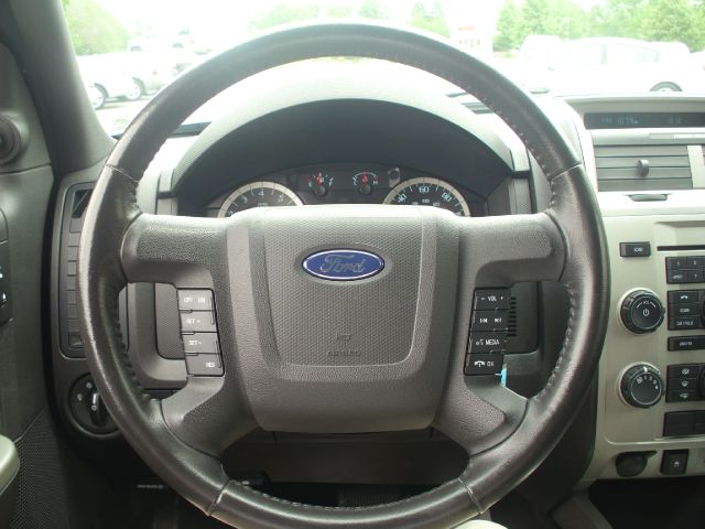 2010 Ford Escape 31 FOOT