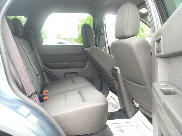 2010 Ford Escape 31 FOOT