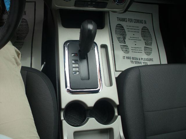 2010 Ford Escape 31 FOOT