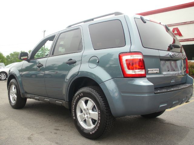 2010 Ford Escape 31 FOOT